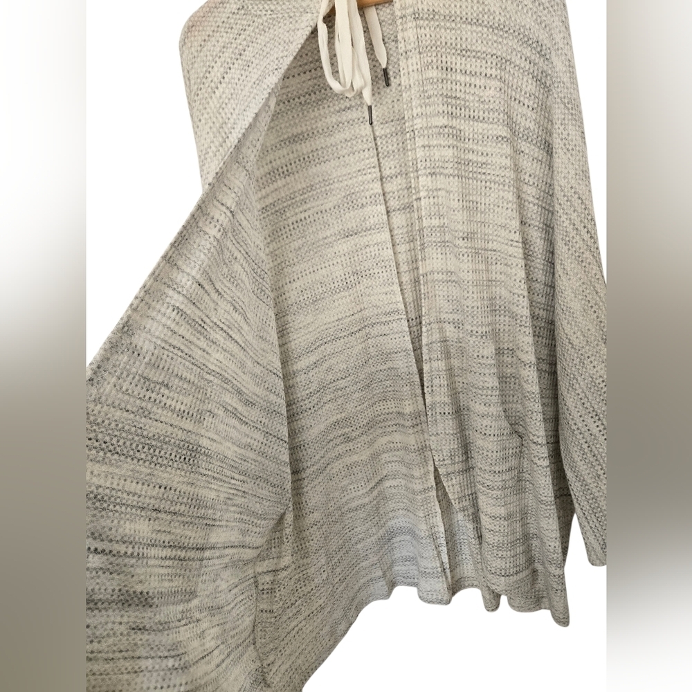 Cyrus Soft Knit Sweater in Grey And White Size 2x - Picture 2 of 6